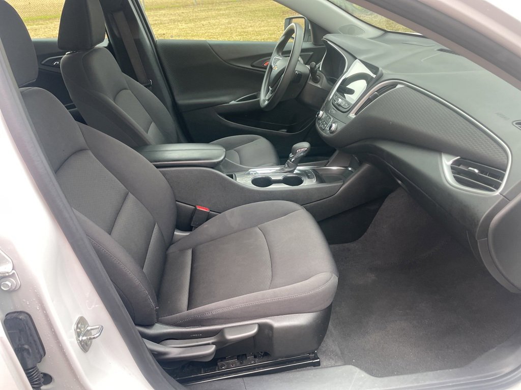 Used 2023 Chevrolet Malibu LT image 19
