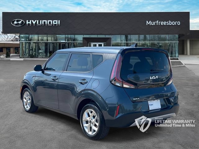 Used 2025 Kia Soul LX w/ LX Technology Package FWD image 8