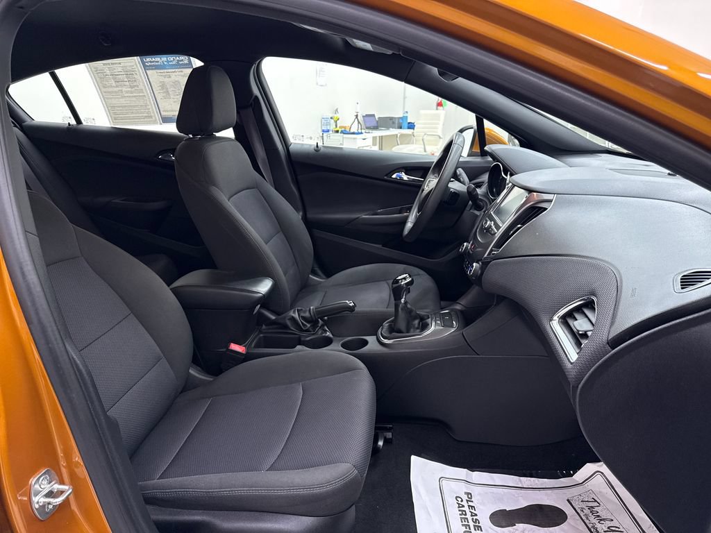 Used 2017 Chevrolet Cruze LT w/ Convenience Package FWD image 19