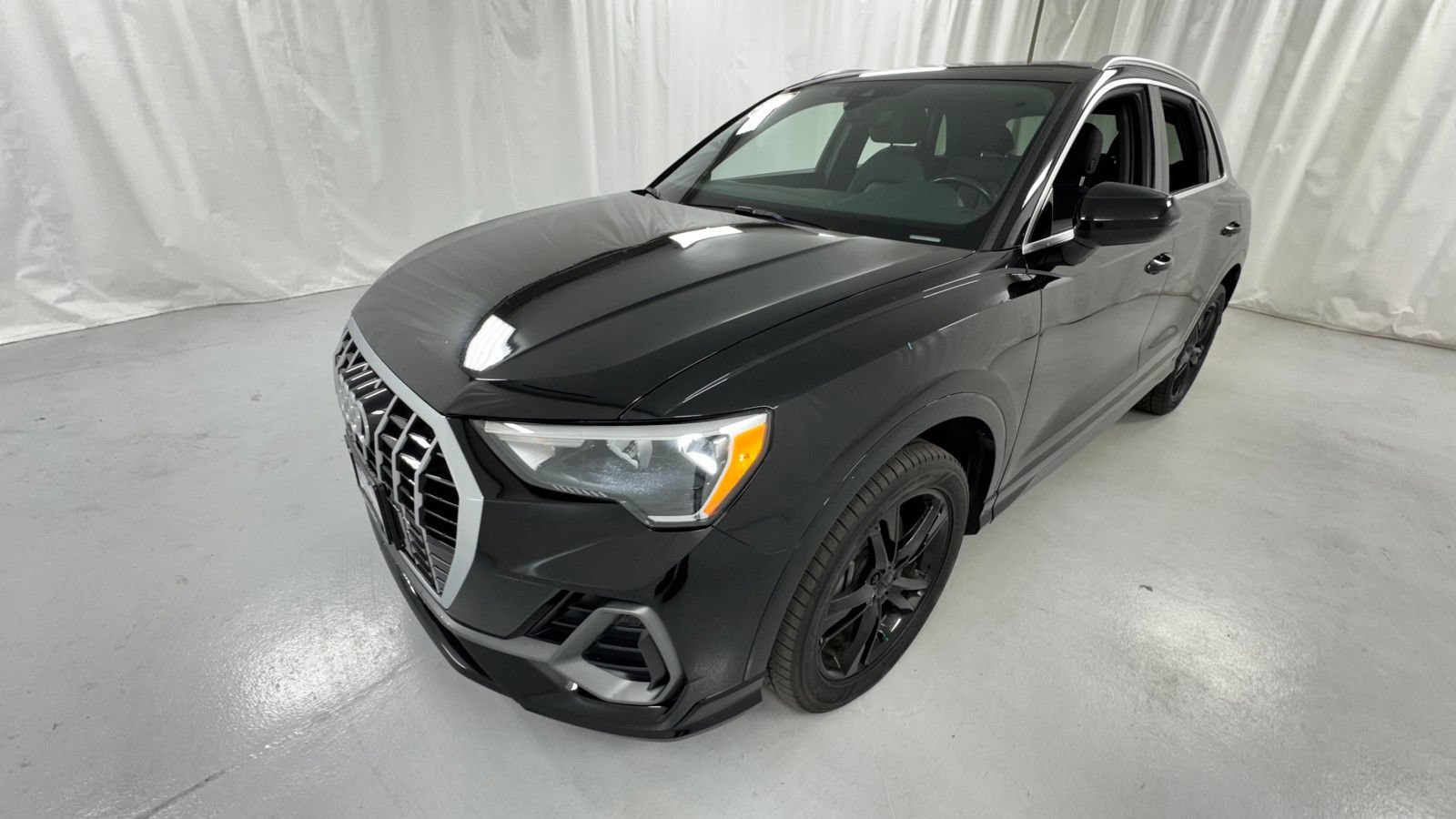 Used 2020 Audi Q3 2.0T Premium w/ Convenience Package AWD/4WD image 7