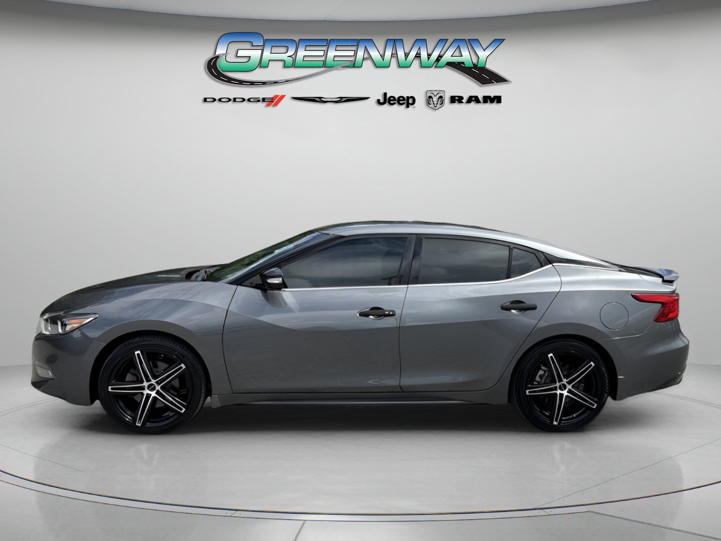 Used 2017 Nissan Maxima SR w/ Midnight Edition FWD image 2