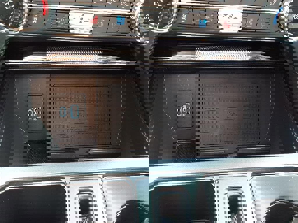 Certified 2022 Ford F150 Lariat w/ Equipment Group 502A High image 23