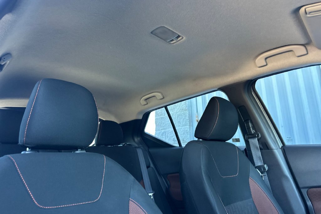 Used 2023 Nissan Kicks SR FWD image 16