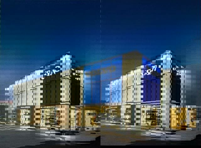 Certified 2023 Volvo XC90 T8 Plus image 44