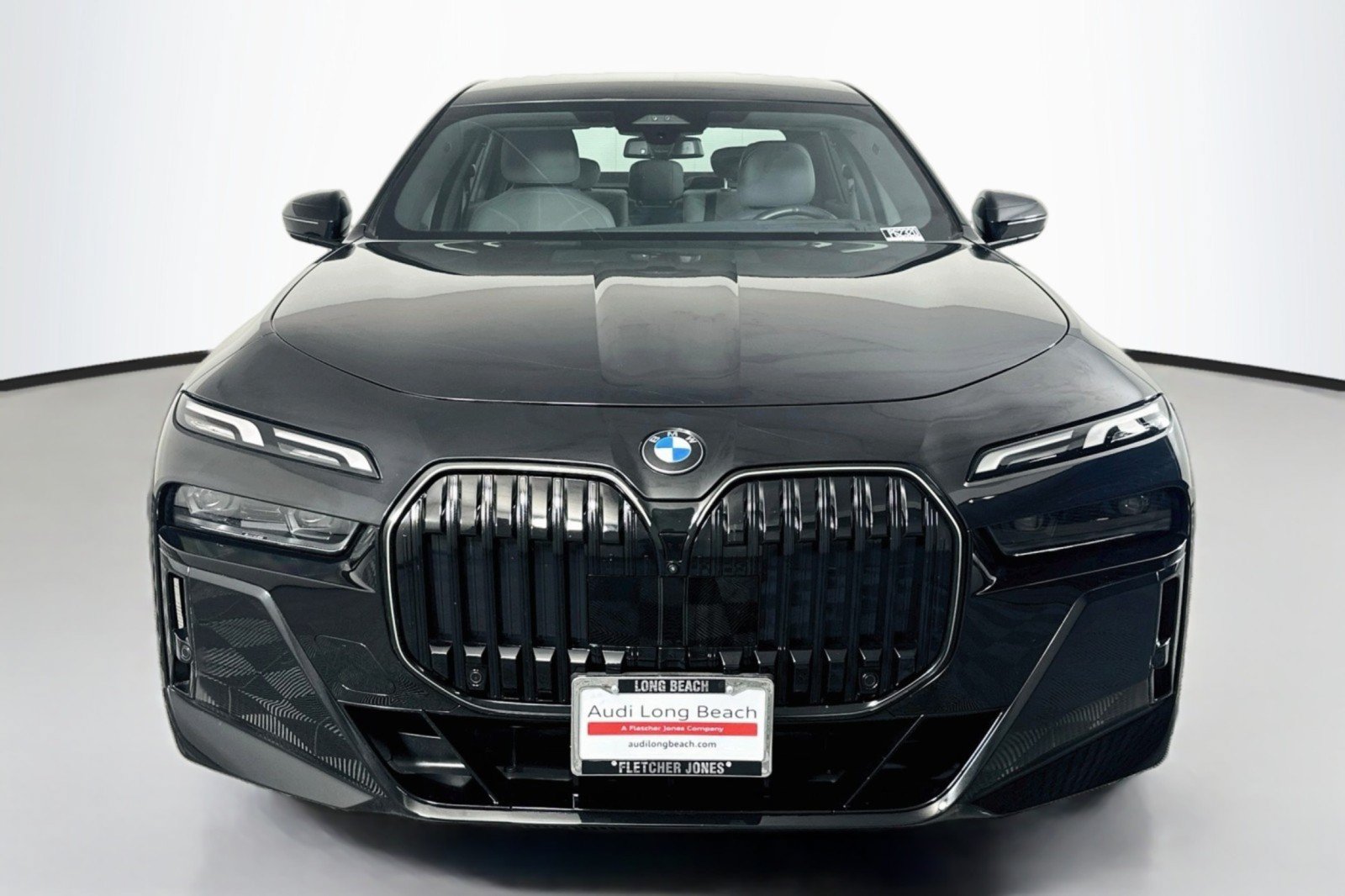 Used 2026 BMW 740i xDrive AWD/4WD image 2