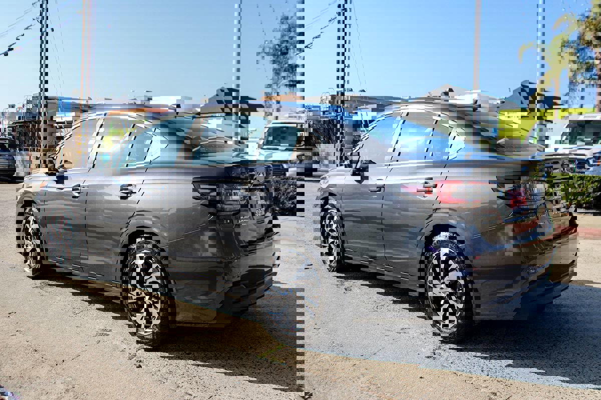 Used 2020 Subaru Legacy Premium image 3