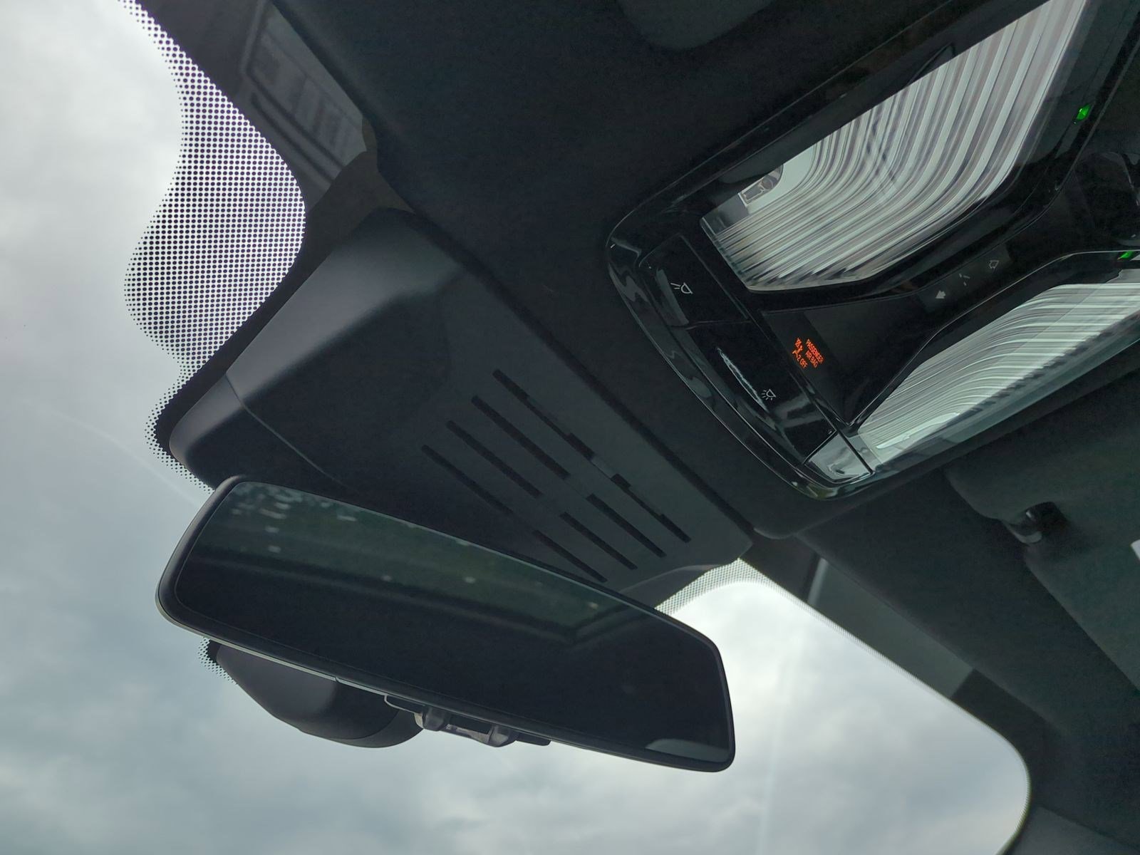 Used 2025 BMW X5 xDrive50e w/ Premium Package image 27