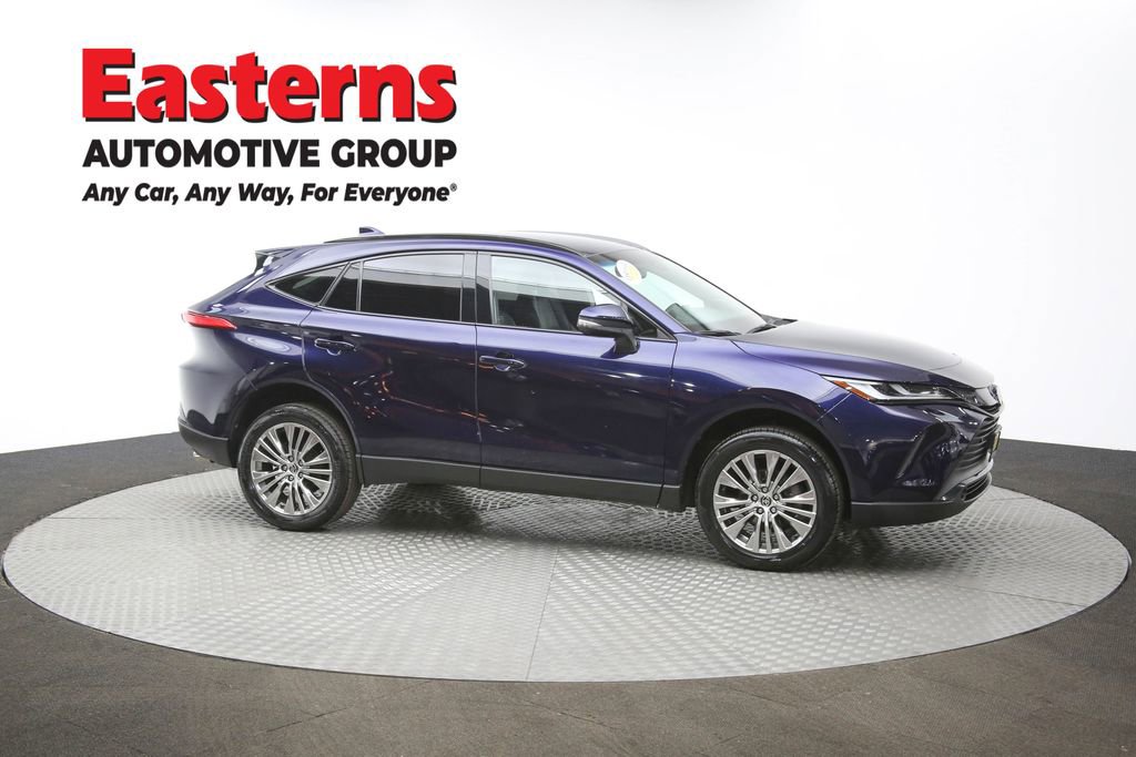 Used 2023 Toyota Venza XLE image 47