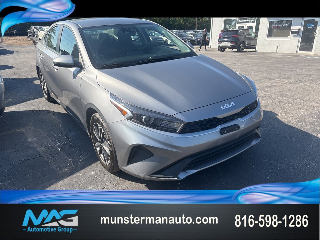 Used 2023 Kia Forte LXS image 1