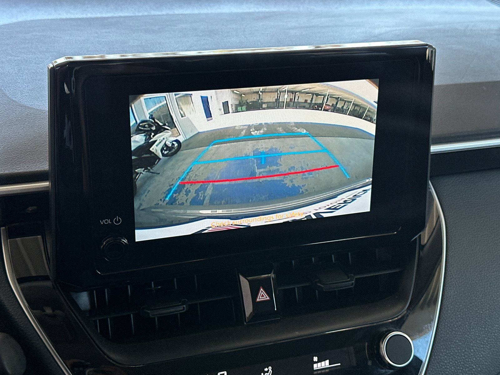 Used 2025 Toyota Corolla LE FWD image 16