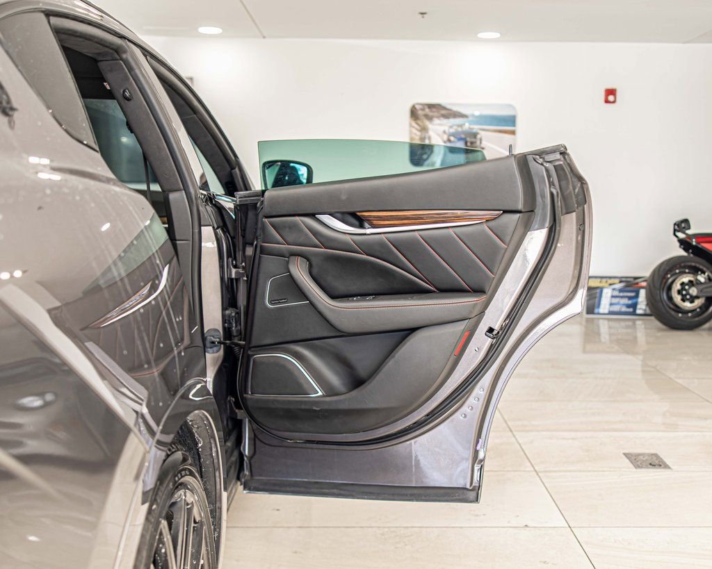 Used 2019 Maserati Levante S GranSport image 43