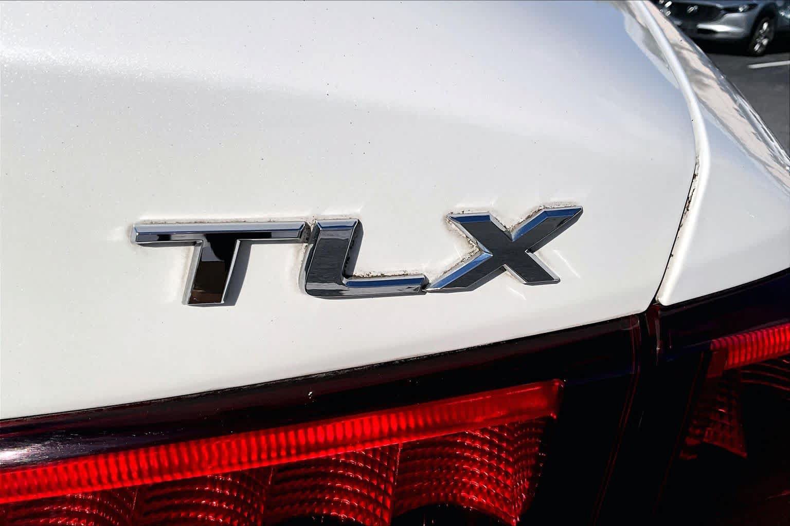 Used 2016 Acura TLX w/ Technology Package FWD image 10