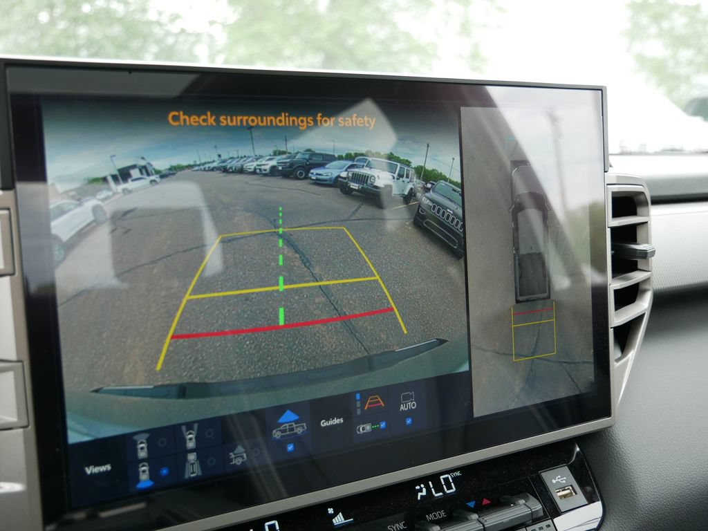 Used 2026 Toyota Tundra Limited AWD/4WD image 38
