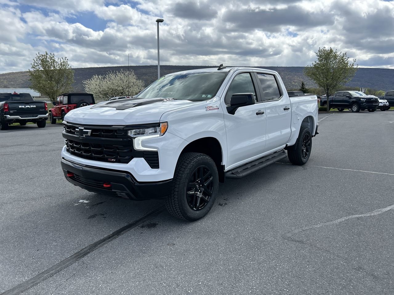 New 2026 Chevrolet Silverado 1500 LT Trail Boss AWD/4WD image 3