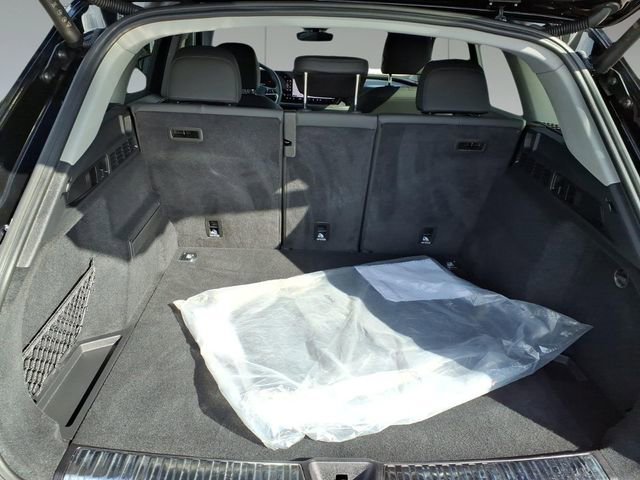 Used 2025 Audi Q5 Premium w/ Convenience Package image 8