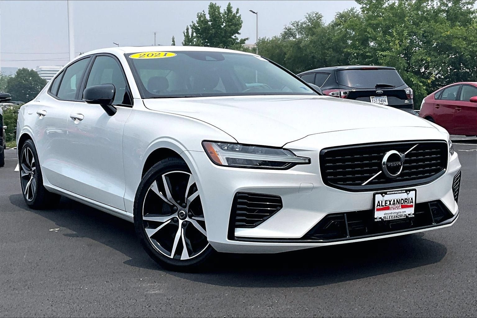 Used 2021 Volvo S60 T8 R-Design Expression AWD/4WD image 2