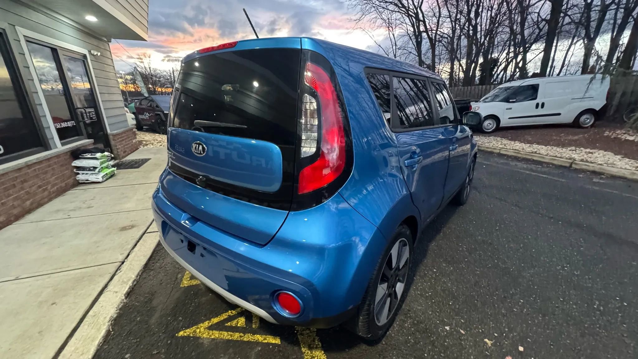 Used 2018 Kia Soul + image 6