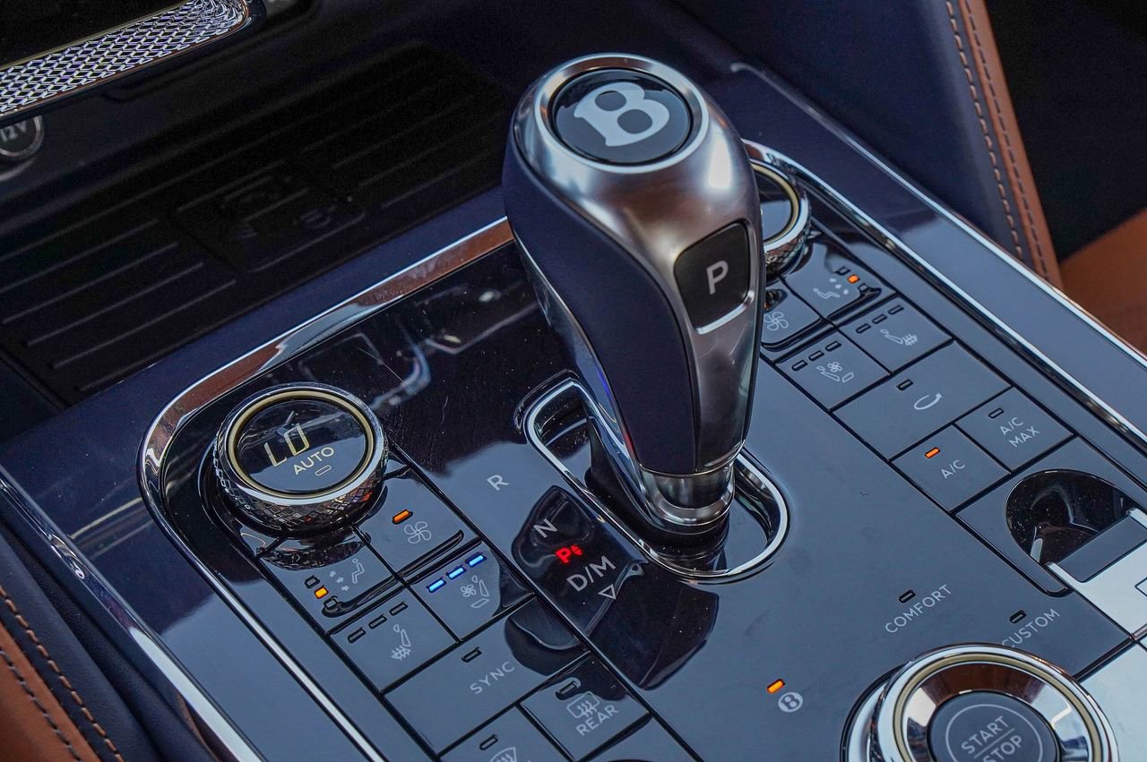 New 2026 Bentley Flying Spur Plug-In Hybrid AWD/4WD image 28