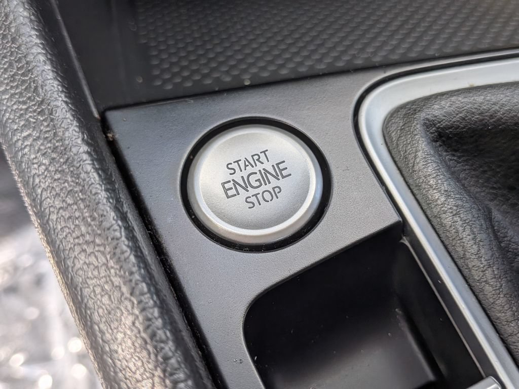 Used 2024 Volkswagen Jetta SE FWD image 24