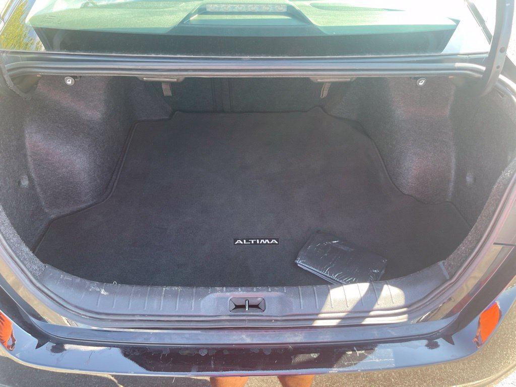 Used 2025 Nissan Altima 2.5 SV FWD image 13