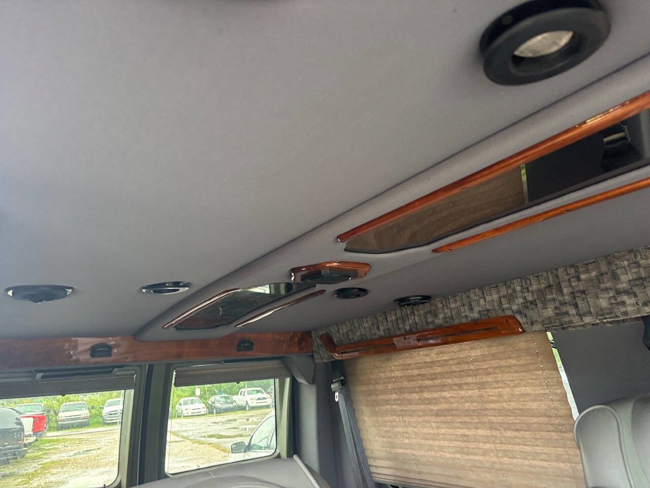 Used 2000 Ford E-150 and Econoline 150 image 17