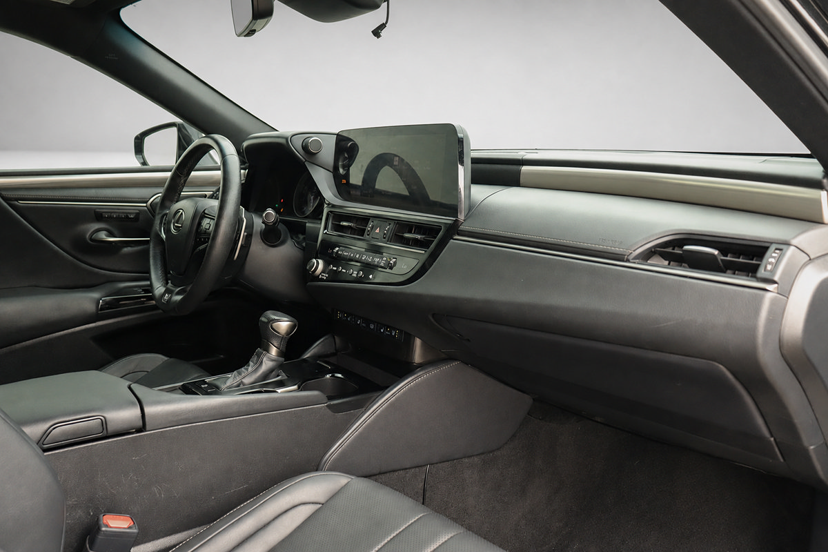 Used 2023 Lexus ES 350 F Sport w/ Accessory Package (Z2) FWD image 22