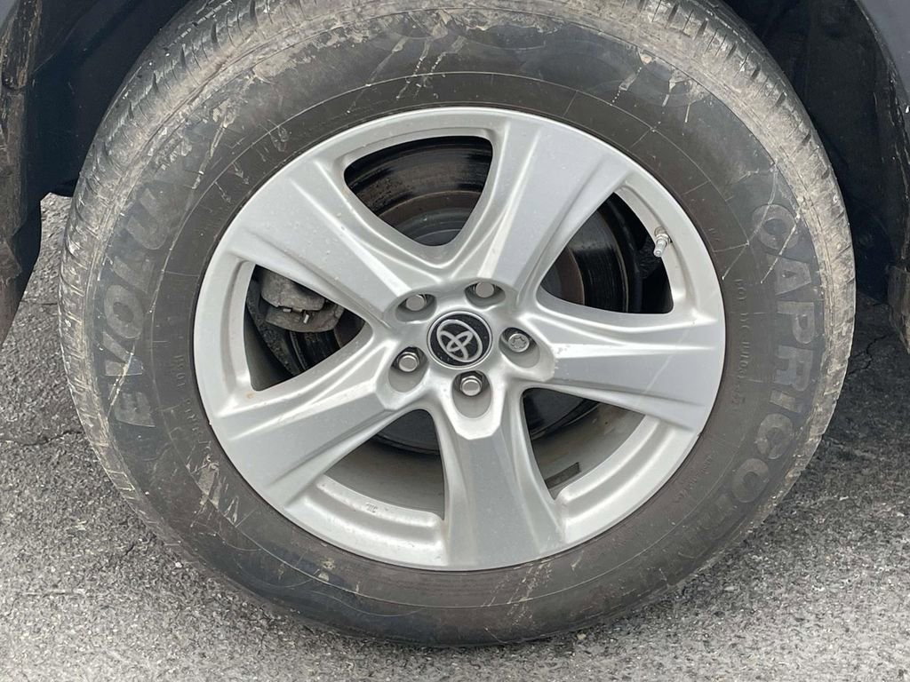 Used 2023 Toyota Highlander LE image 13