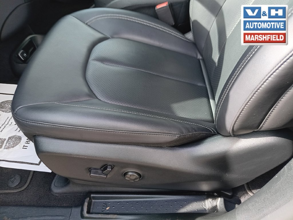 Used 2025 Chrysler Pacifica Select FWD image 17