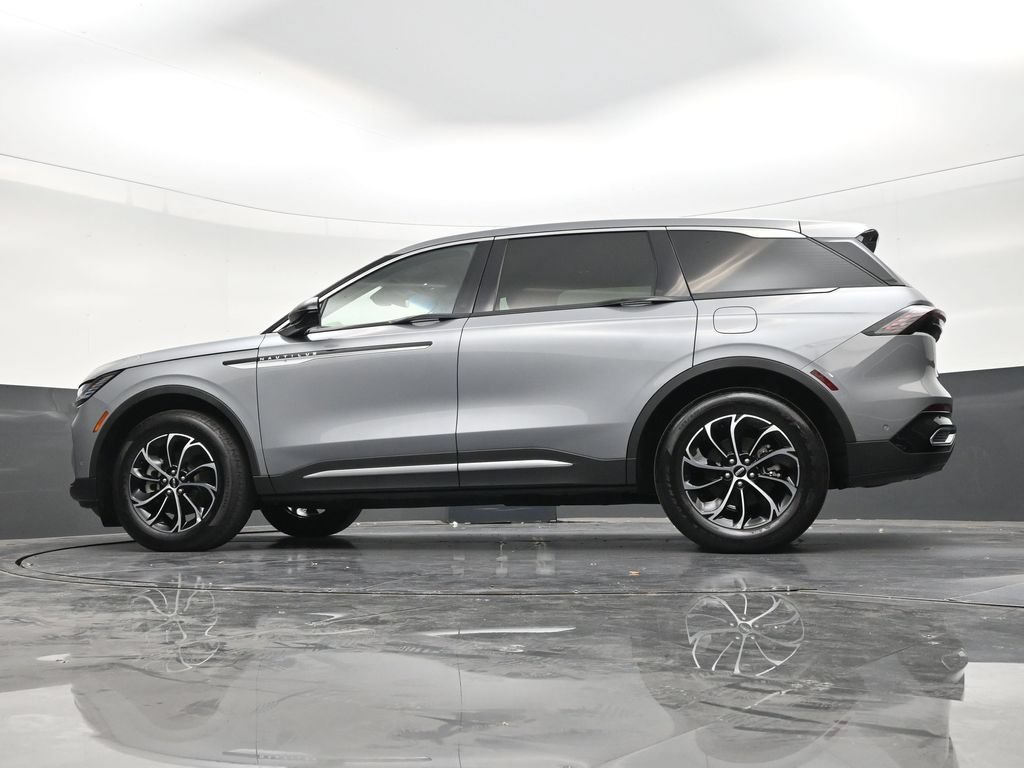 Used 2024 Lincoln Nautilus Premier AWD/4WD image 22