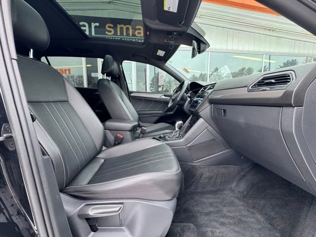 Used 2022 Volkswagen Tiguan SE R-Line image 13