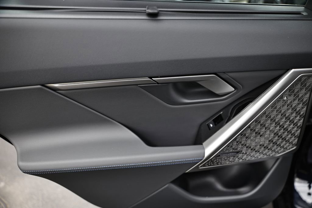 New 2026 BMW 550e xDrive w/ Executive Package AWD/4WD image 23