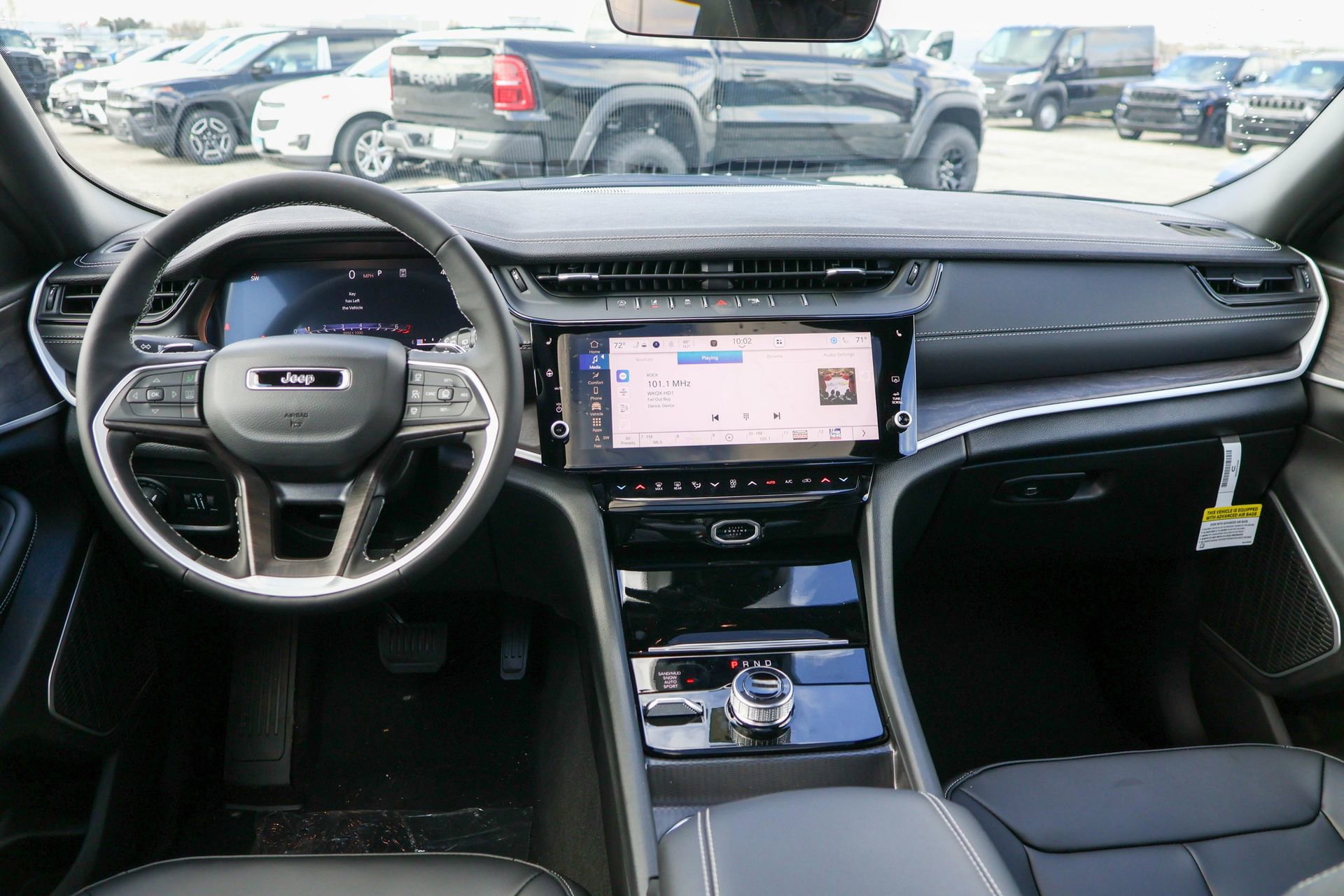 New 2026 Jeep Grand Cherokee L Limited w/ Limited Altitude Package image 18