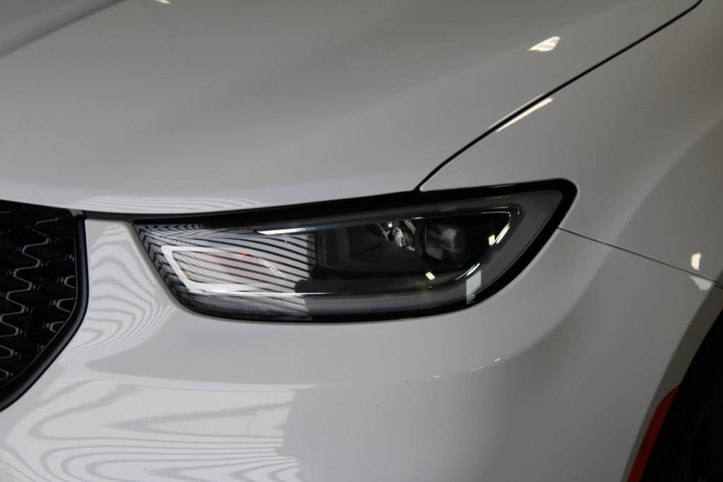 Used 2025 Chrysler Pacifica Limited FWD image 2