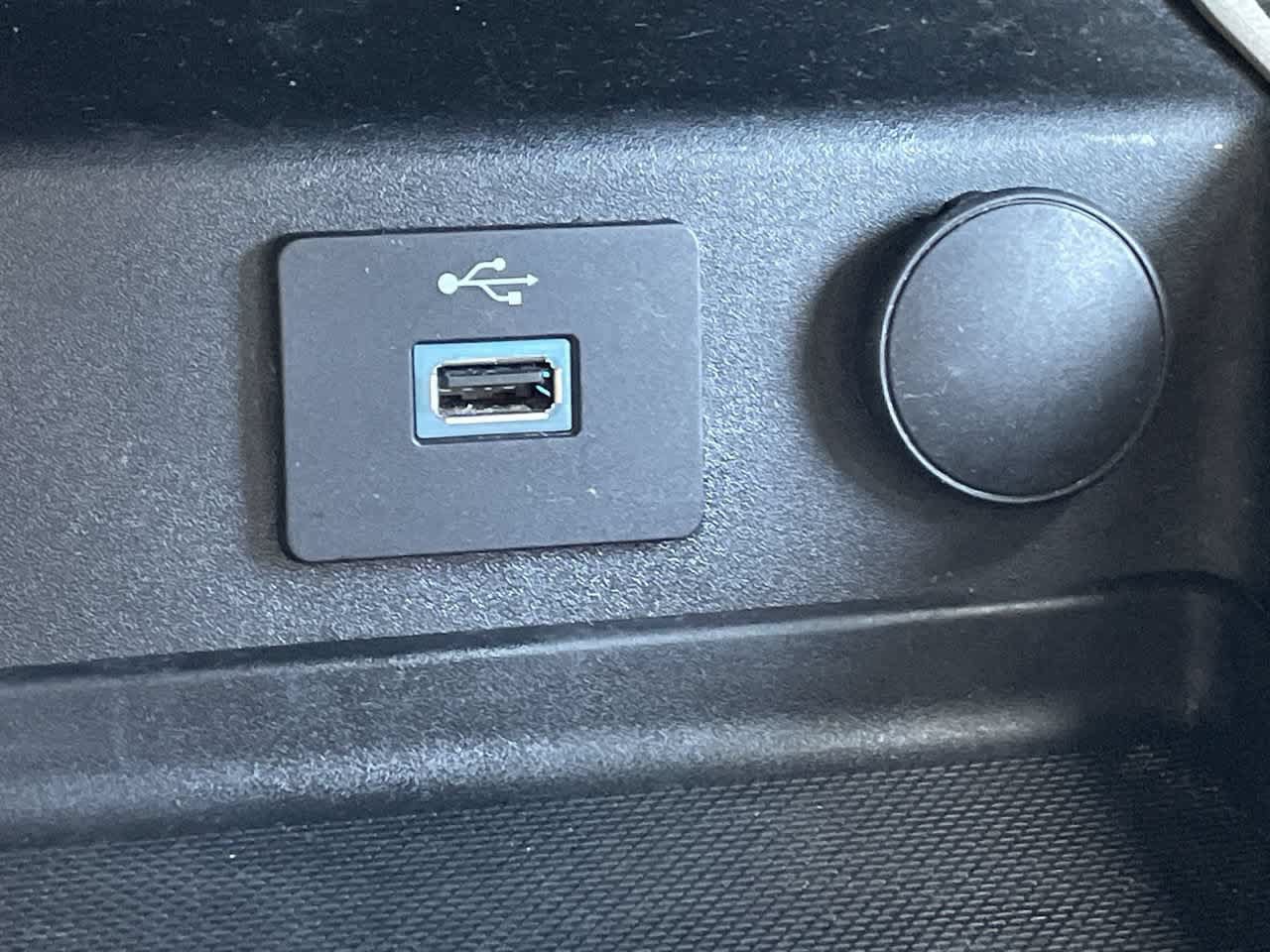 Used 2018 Ford Fusion SE FWD image 22