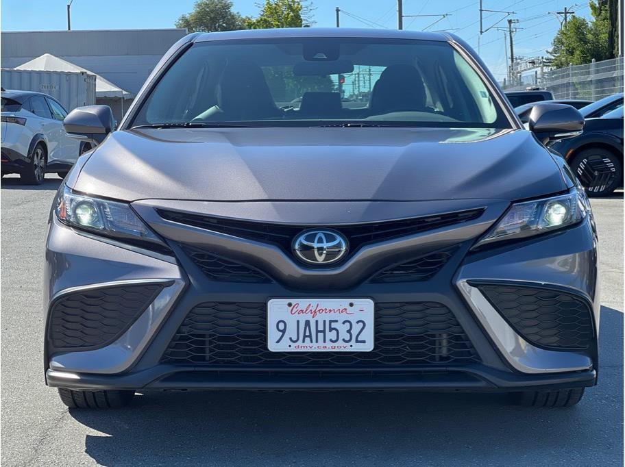 Used 2024 Toyota Camry SE FWD image 2