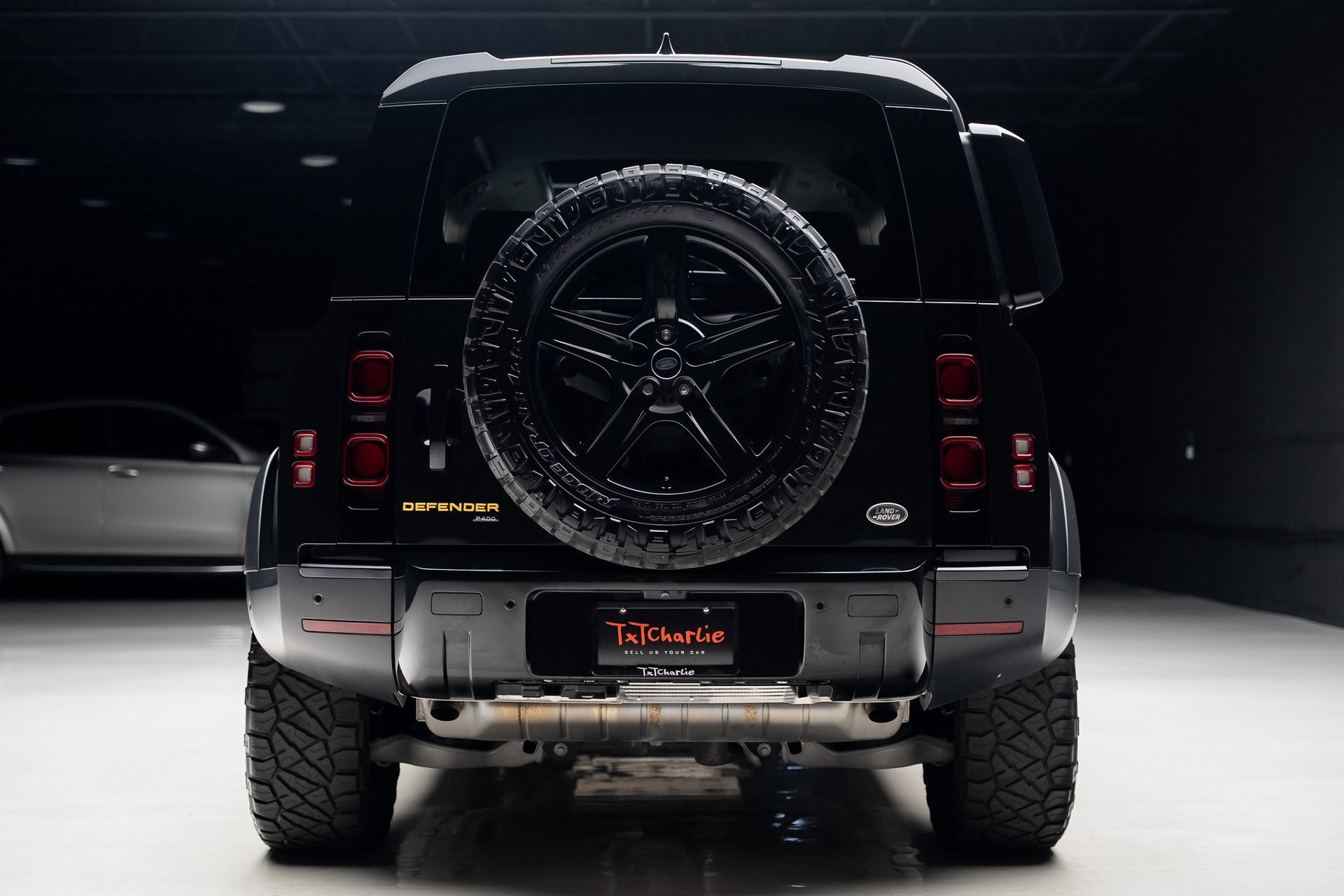 Used 2022 Land Rover Defender 110 SE image 28