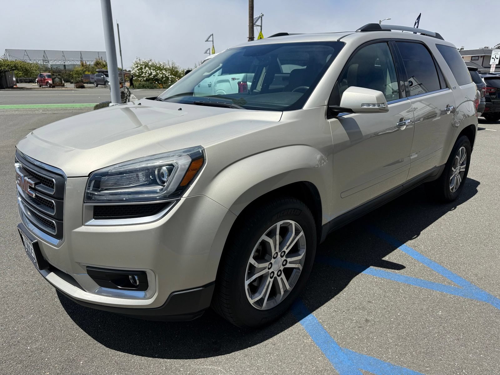 Used 2015 GMC Acadia SLT AWD/4WD image 4