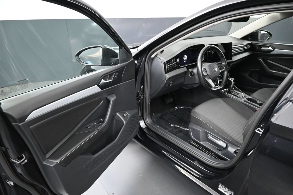 Used 2025 Volkswagen Jetta S FWD image 5