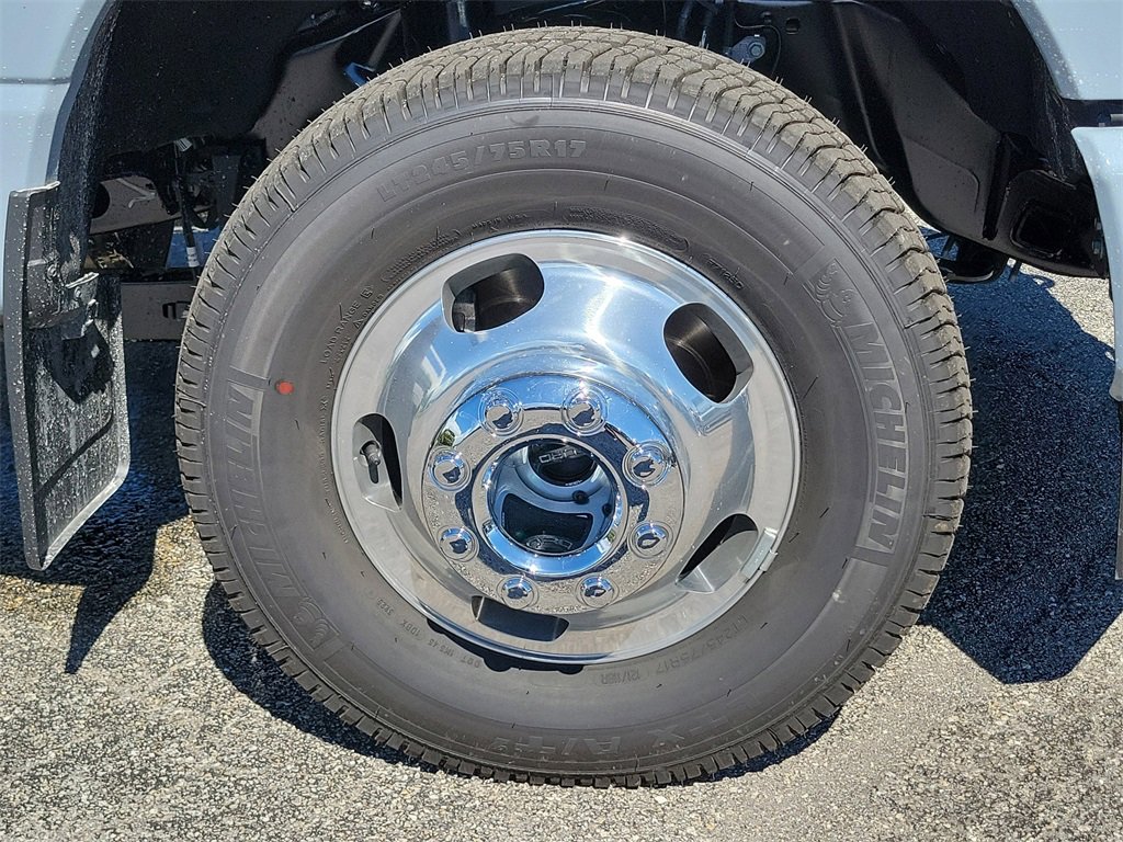 New 2026 Ford F350 4x4 Crew Cab DRW Super Duty image 5