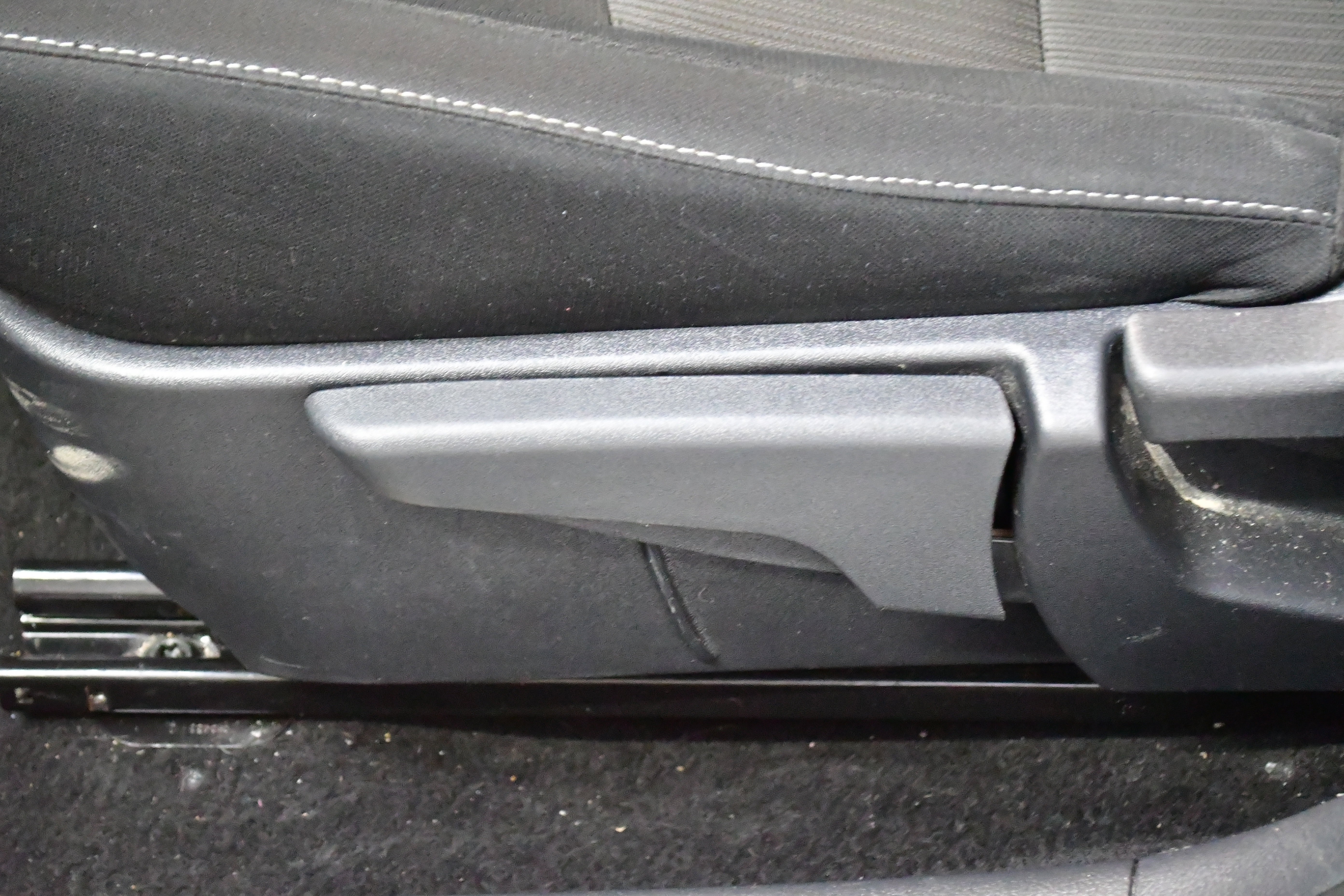 Used 2025 Nissan Sentra SV FWD image 11