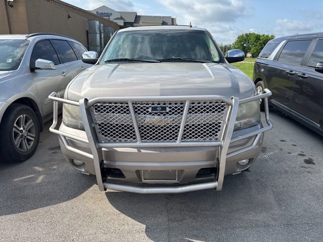 Used 2009 Chevrolet Suburban LTZ image 2