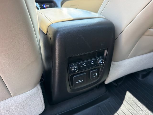 Used 2019 Buick Enclave Essence AWD/4WD image 27