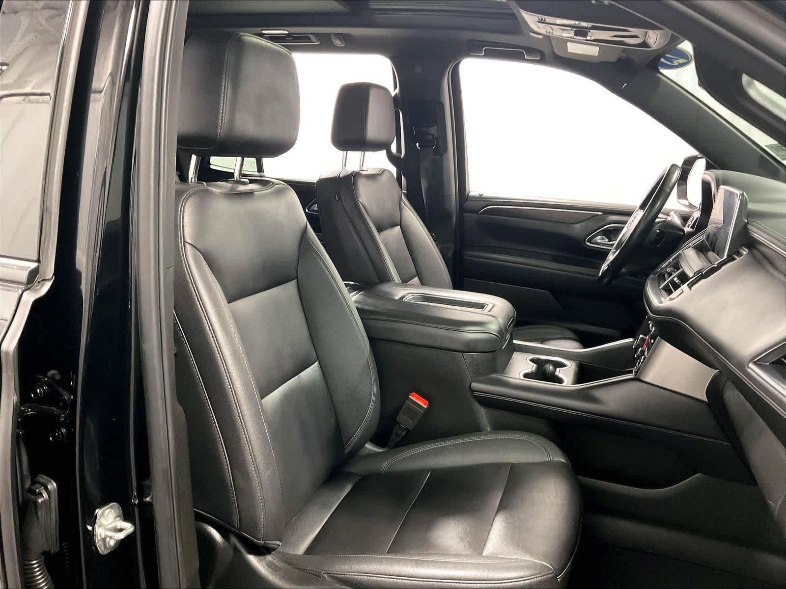 Used 2023 Chevrolet Tahoe Z71 w/ Luxury Package image 11