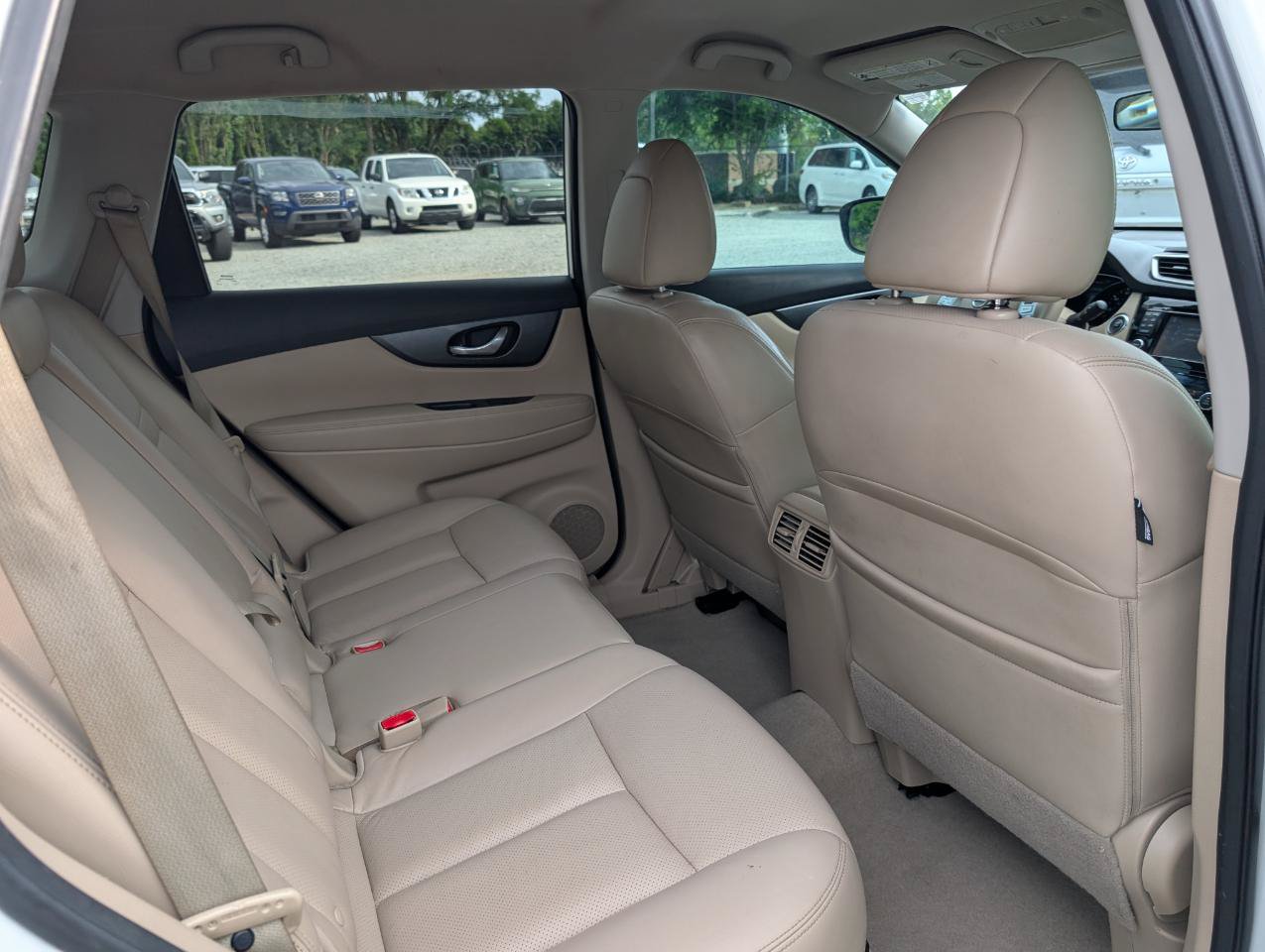 Used 2015 Nissan Rogue SL FWD image 18