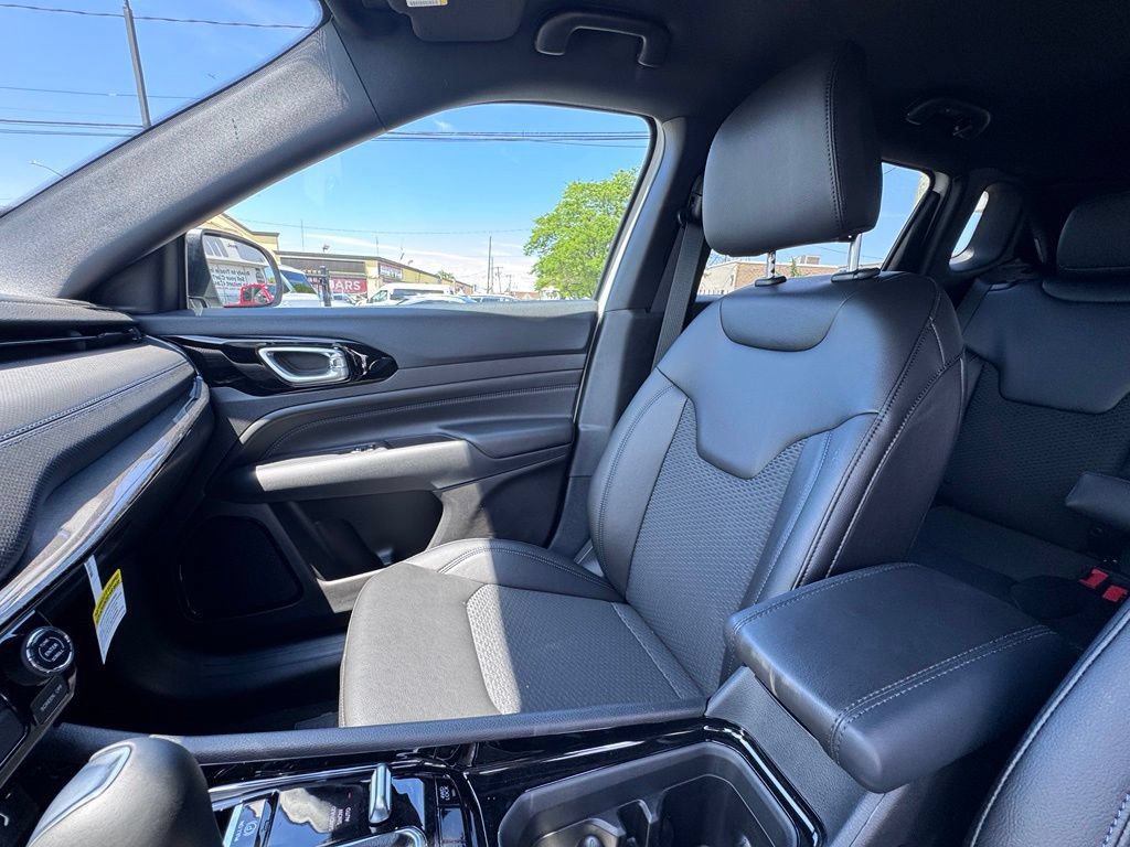 New 2026 Jeep Compass Latitude AWD/4WD image 14