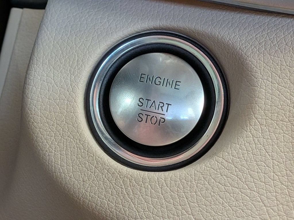Used 2014 Mercedes-Benz E 350 4MATIC Sedan image 18