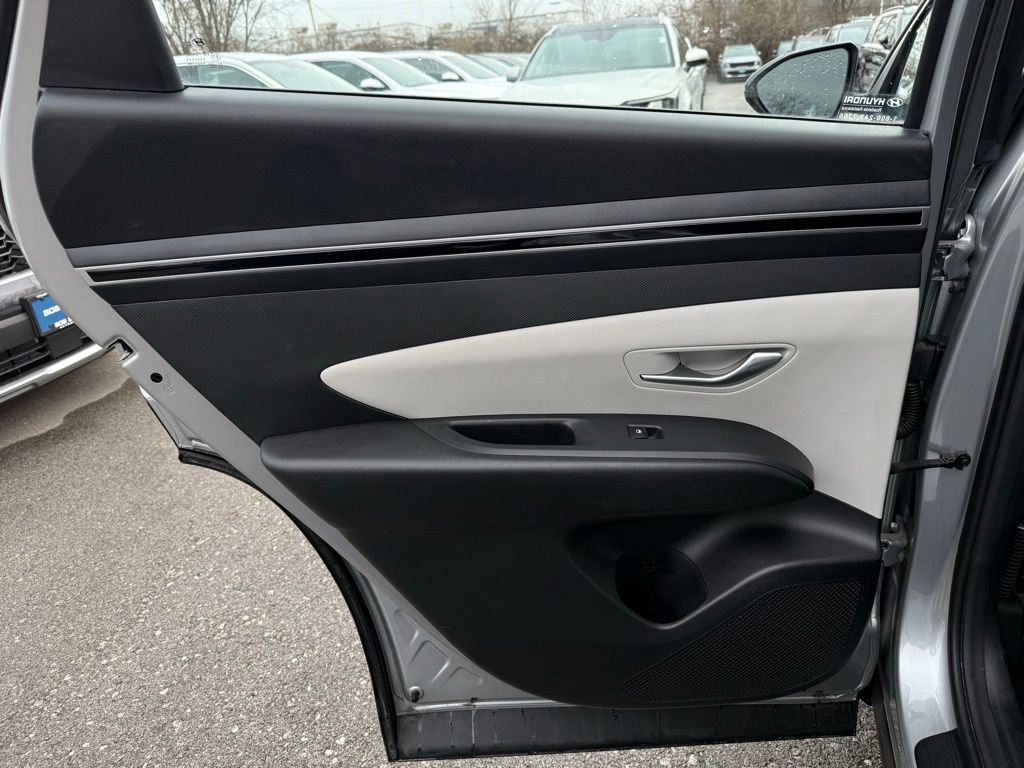 Used 2023 Hyundai Tucson SE image 8