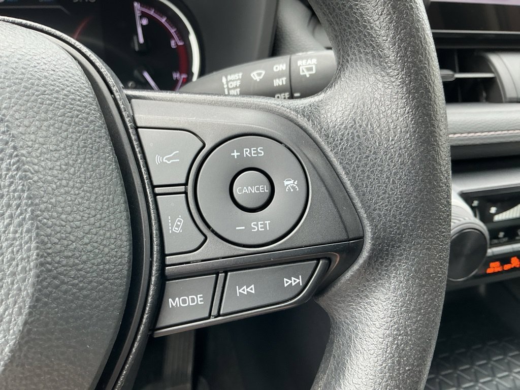 Used 2025 Toyota RAV4 LE AWD/4WD image 23