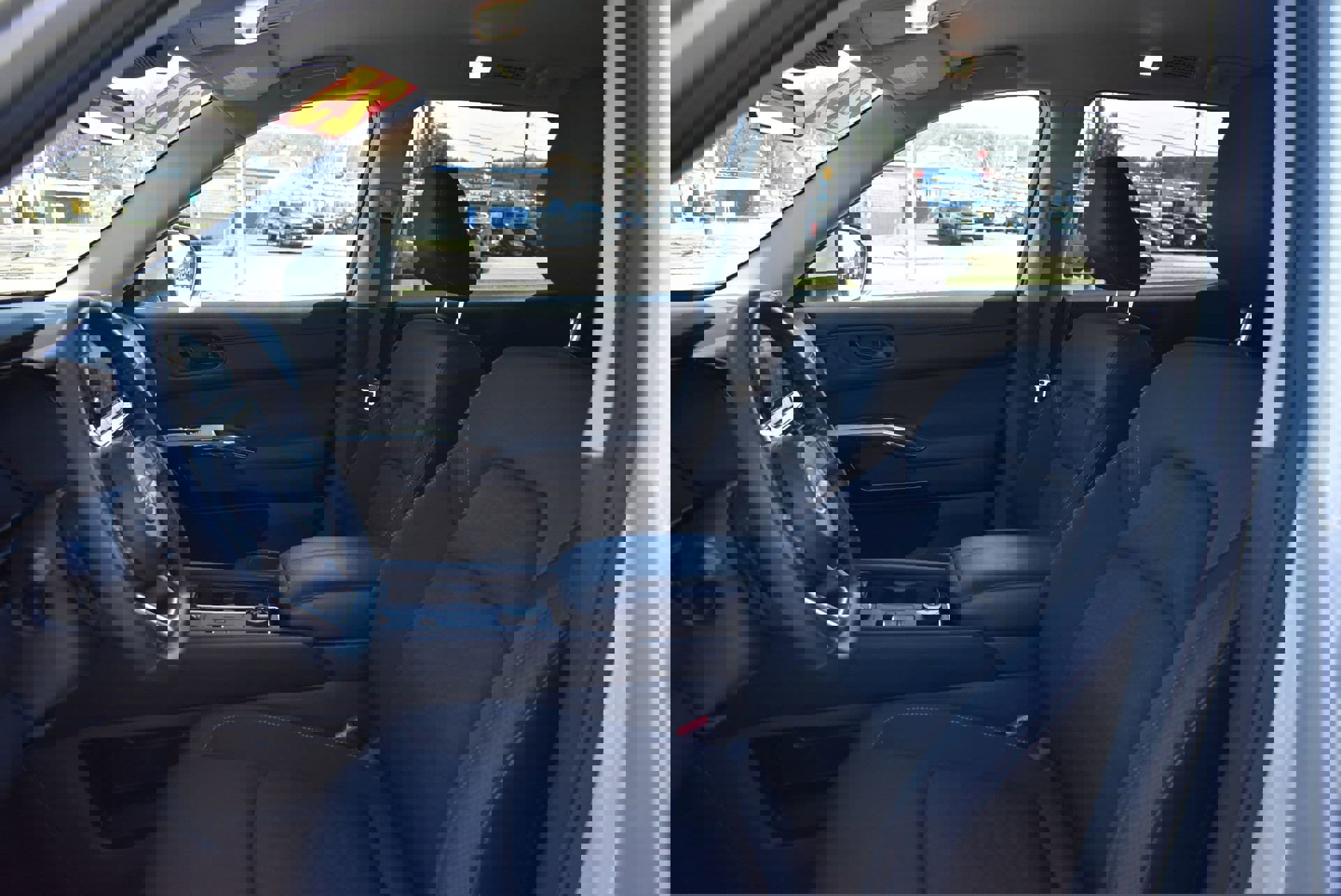 Used 2025 Nissan Pathfinder SV AWD/4WD image 16