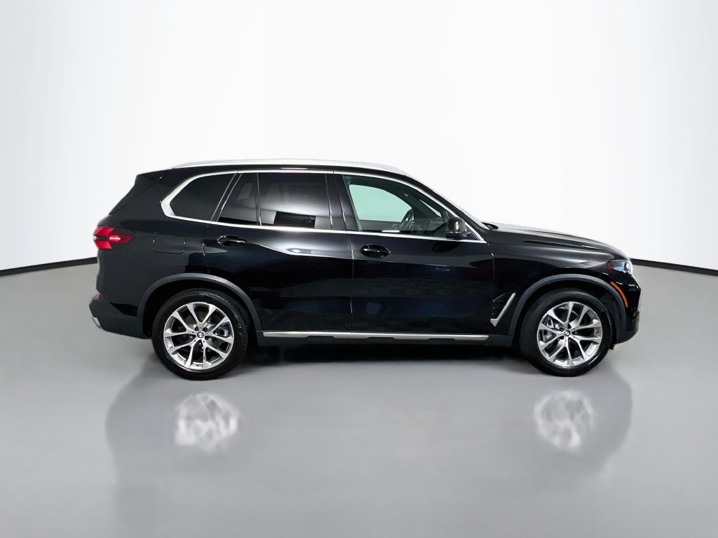 Used 2025 BMW X5 sDrive40i RWD image 2